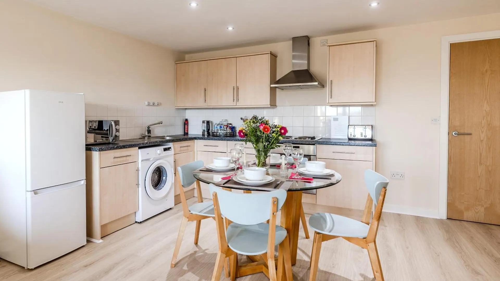 Waterfront Quayside Apartment With Secure Parking & Lift, Ideal For Mobility Users Newcastle upon Tyne
