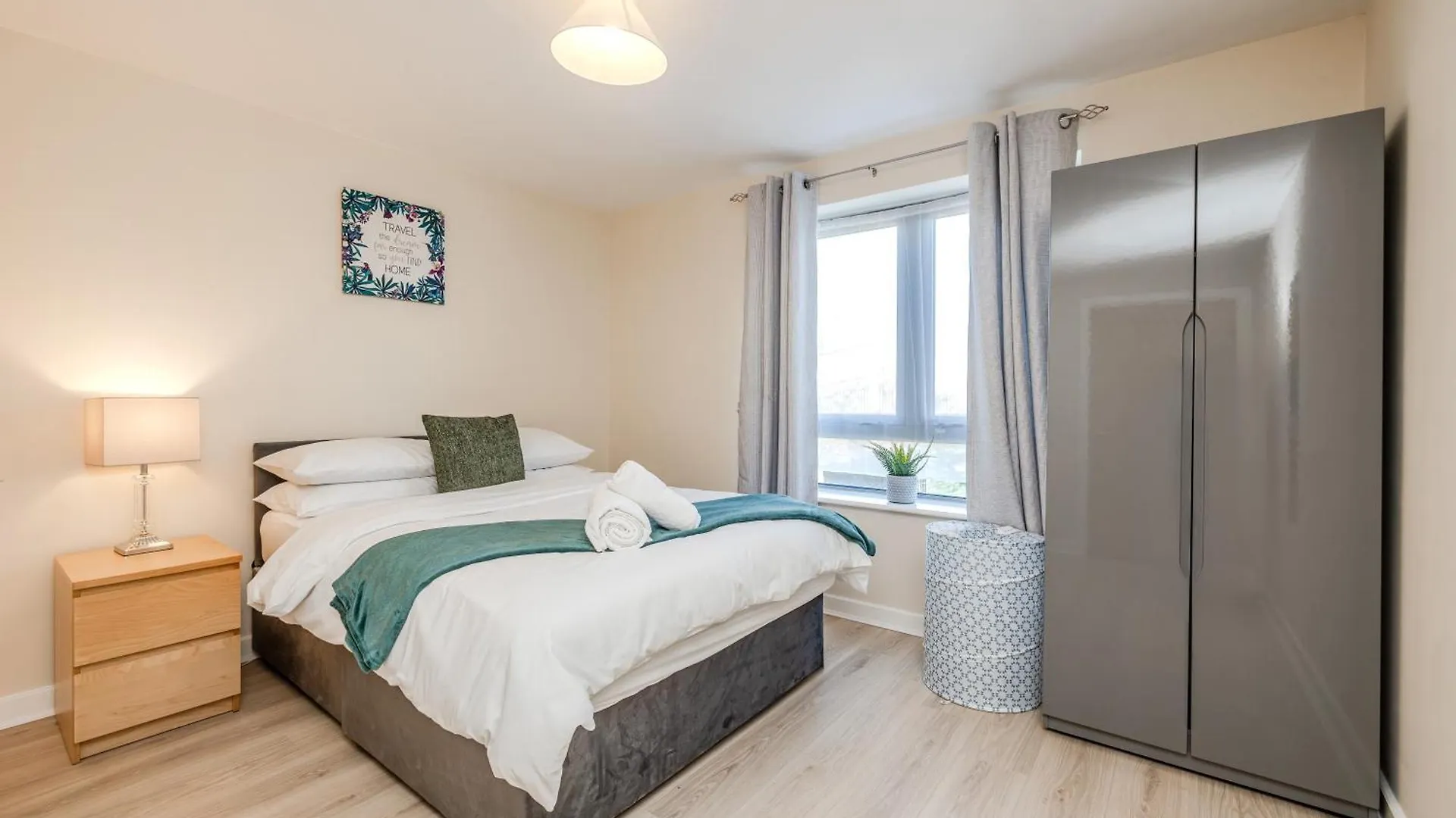 Waterfront Quayside Apartment With Secure Parking & Lift, Ideal For Mobility Users Newcastle upon Tyne