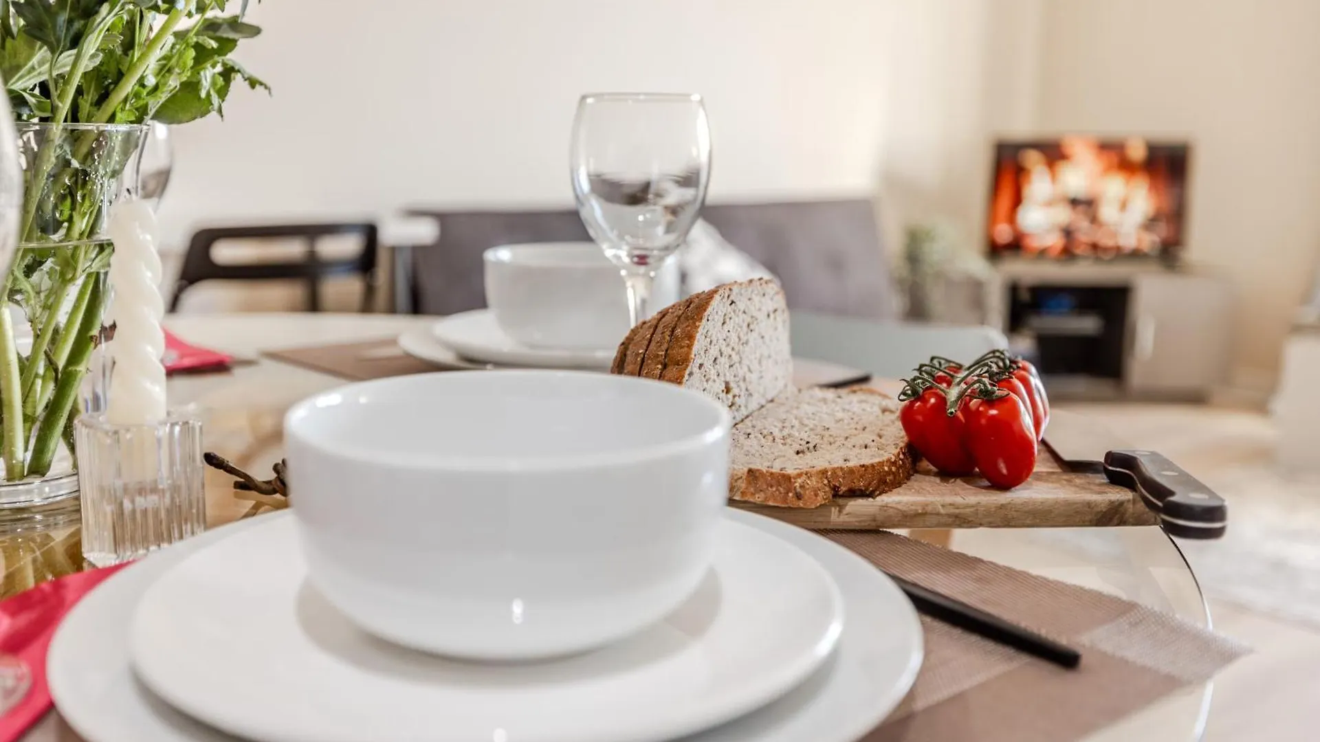 Waterfront Quayside Apartment With Secure Parking & Lift, Ideal For Mobility Users Newcastle upon Tyne